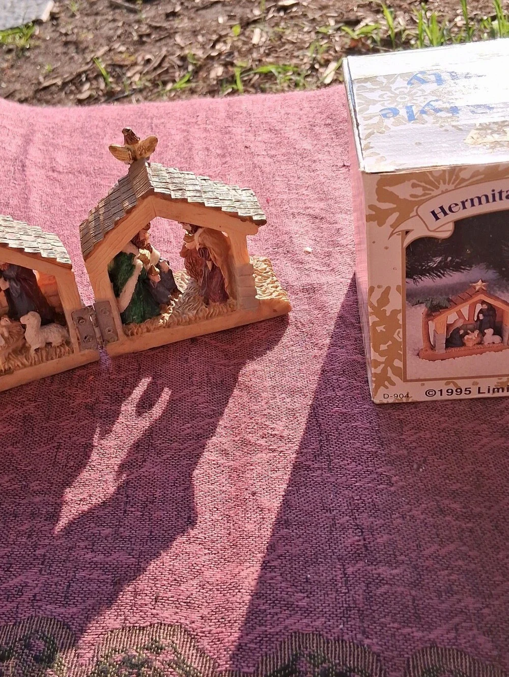 Hermitage Nativity Foldable Holiday Figurine - Pink and Cream